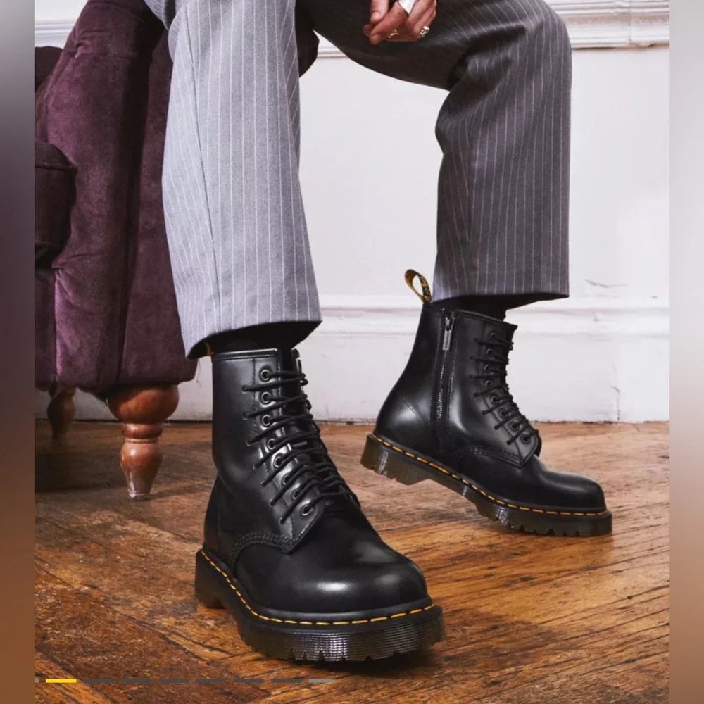 Dr Marten 1460 Extreme Lace Leather Boots Smooth Leather Size 9 New